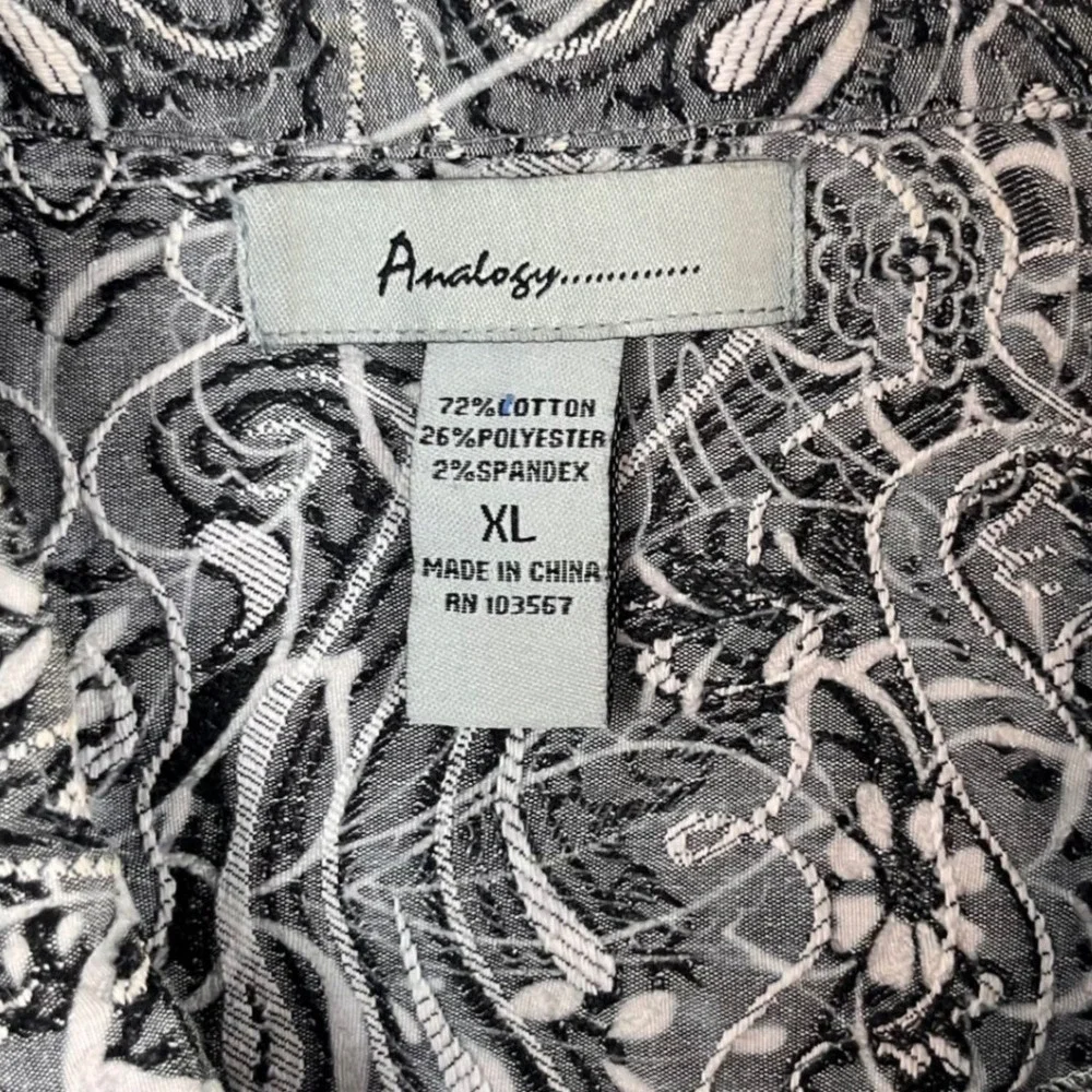 Analogy button front
